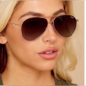 - QUAY AUSTRALIA  STILL STANDING gold / brown